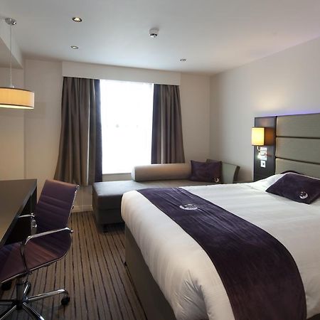 Premier Inn 할로 외부 사진