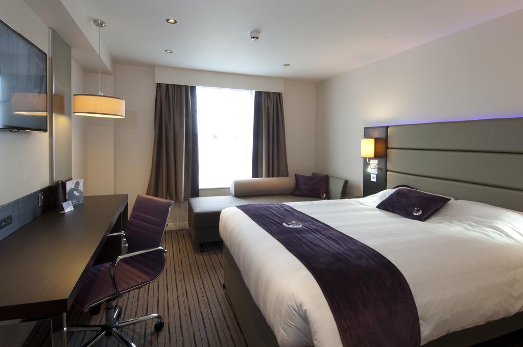 Premier Inn 할로 외부 사진