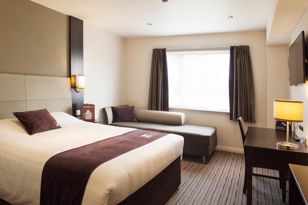 Premier Inn 할로 외부 사진